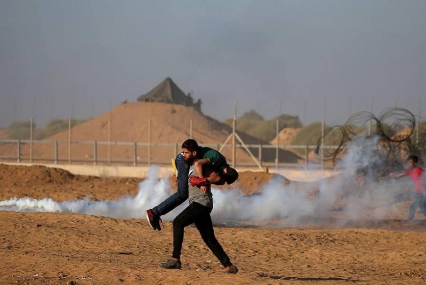 اصابة شاب على حدود غزة