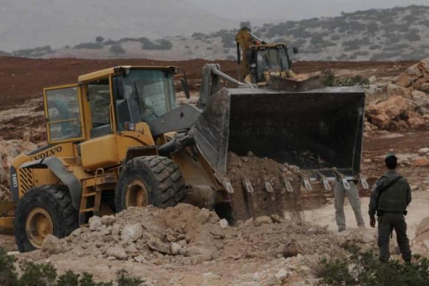 تجريف مئات الدونمات