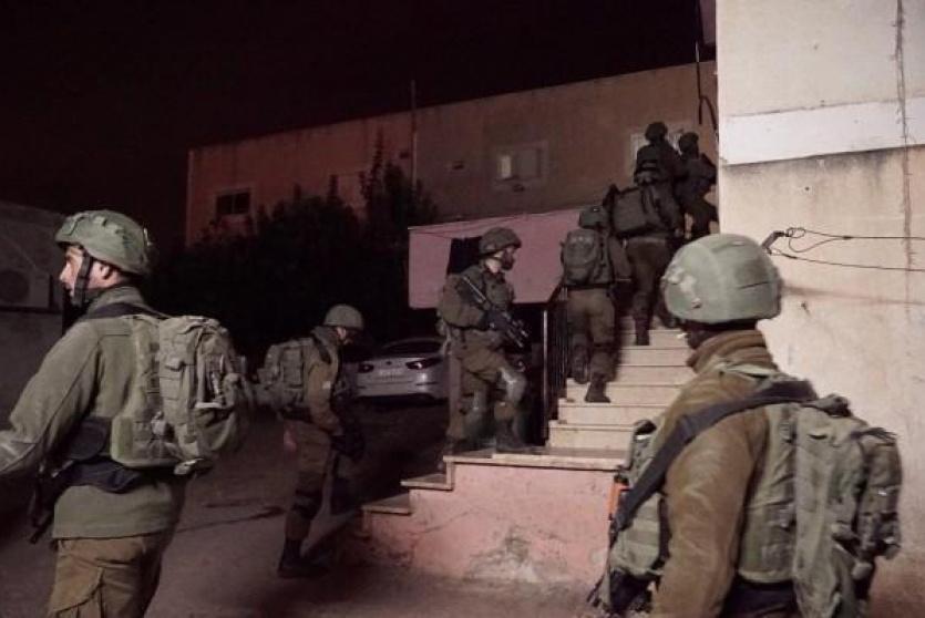 قوات الاحتلال خلال اقتحامات ليلية
