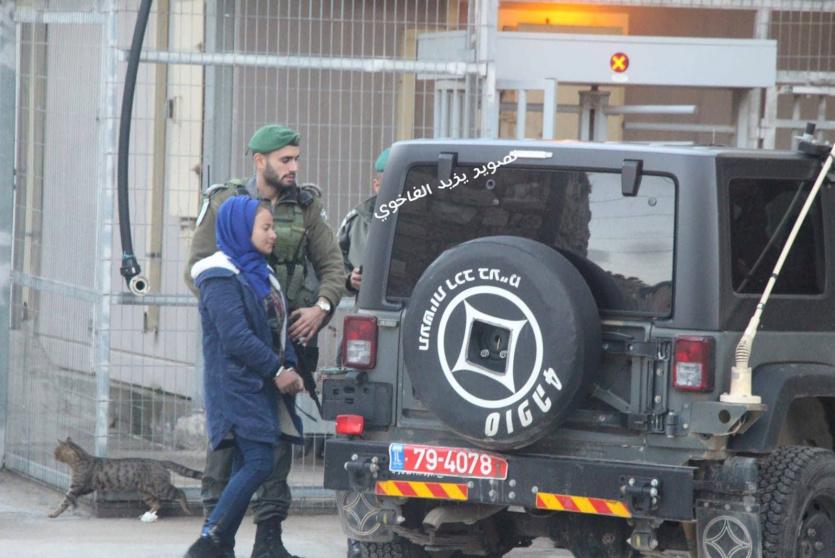 قوات الاحتلال تعتقل فتاة فلسطينية 