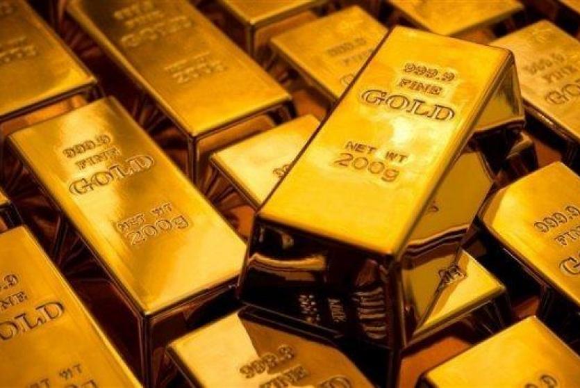 الذهب ينزل عن ذروة 7 أسابيع مع ارتفاع عوائد السندات الأمريكية
