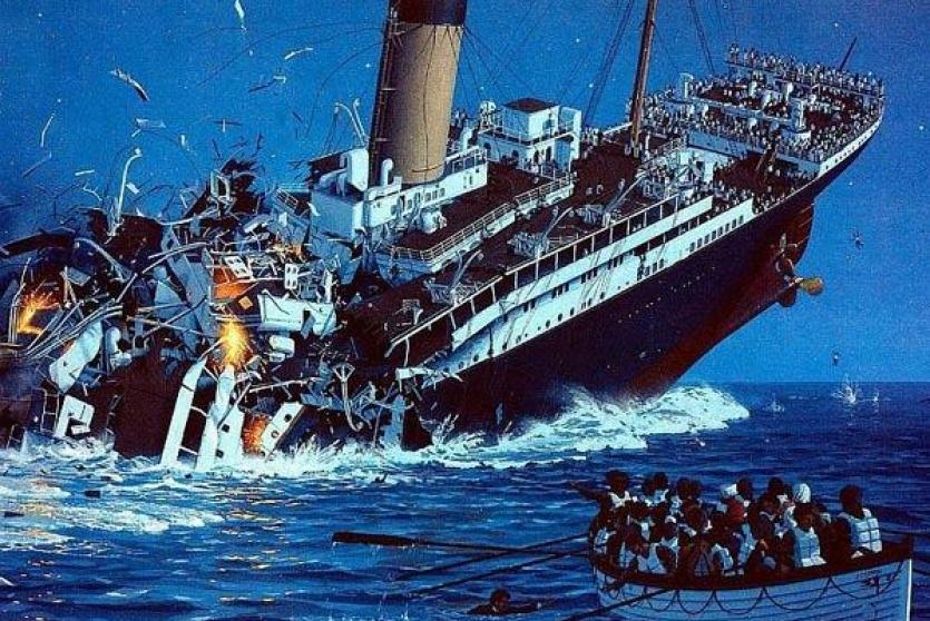 غرق مركب يحمل مهاجرين - أرشيف