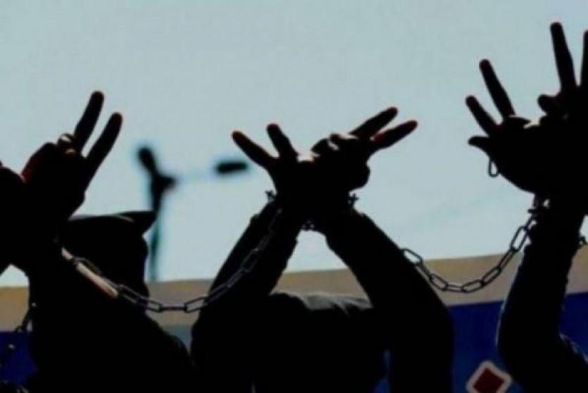 الأسرى في سجون الاحتلال - تعبيرية 