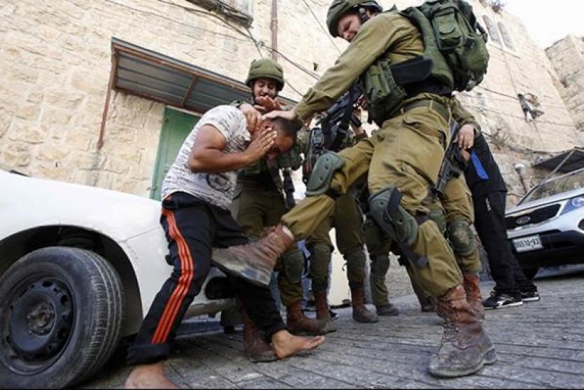 الاحتلال الاسرائيلي يعتقل شاب 