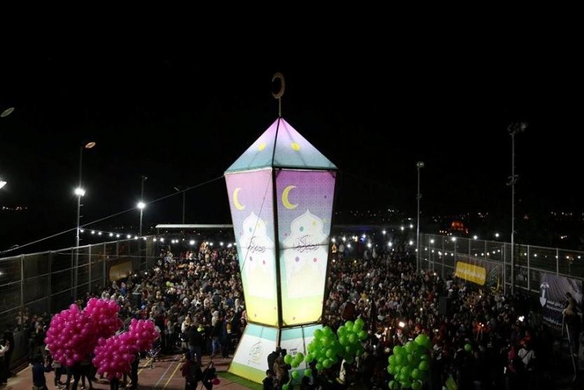 البنك الإسلامي العربي يدعم ويشارك بإضاءة أكبر فانوس رمضاني بالقدس