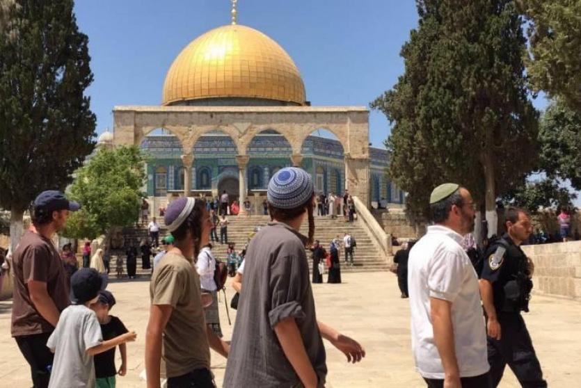 مستوطنون خلال اقتحام المسجد الاقصى