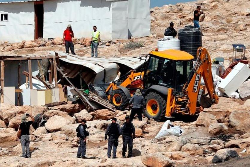 قوات الاحتلال خلال هدم منازل فلسطينية