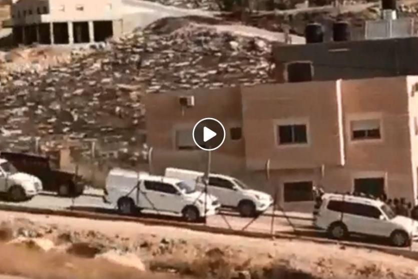  الاحتلال يأخذ قياسات المباني المهددة بالهدم في حي وادي الحمص