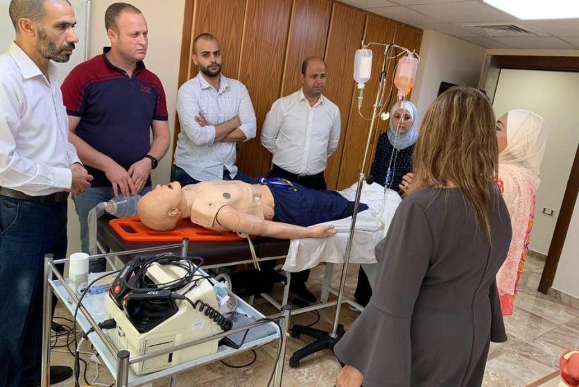 فريق من الجامعة يشارك في دورات للتدريب في إنعاش القلب والتنفس