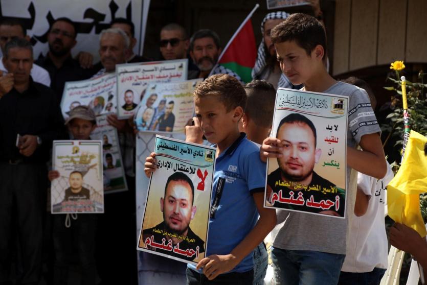 وقفة تضامنية مع الاسرى المضربين