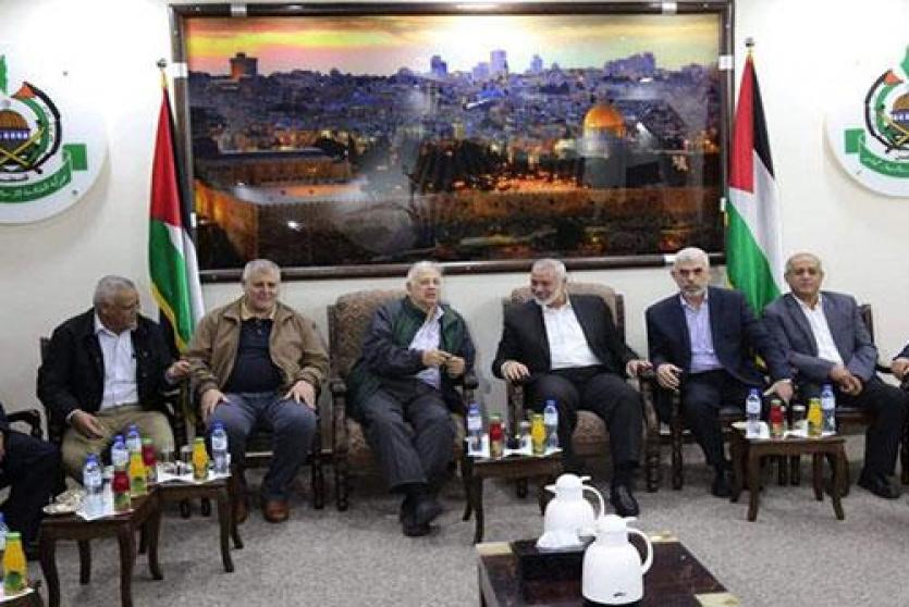 حنا ناصر خلال اجتماعه بفصائل غزة 