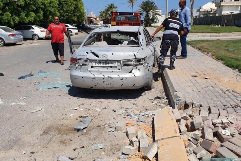 اثار غارة جوية في ليبيا 