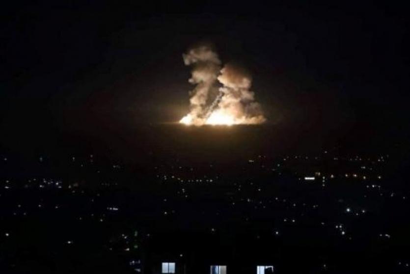 انفجار أحدثته الغارات الاسرائيلية على سوريا