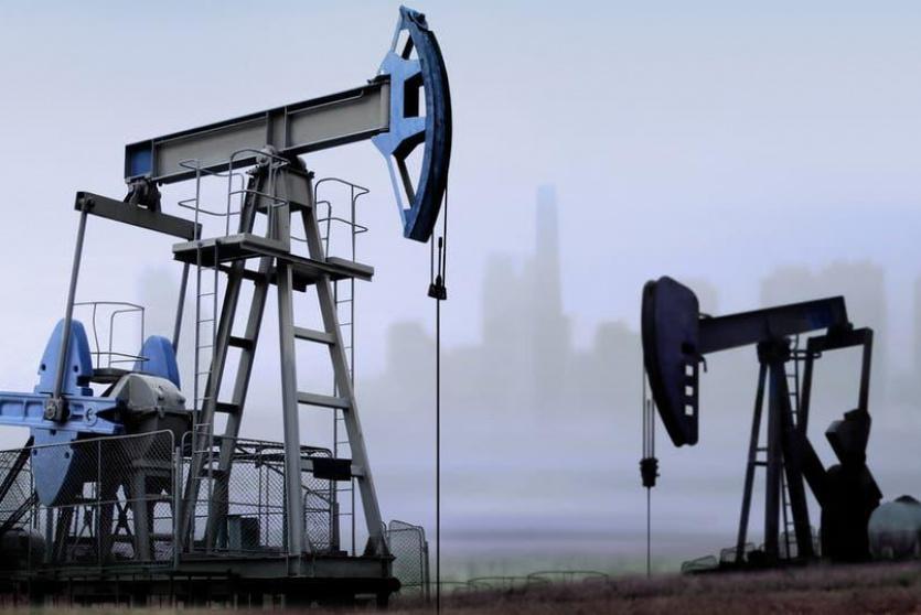 النفط يتراجع بعد نمو المخزونات الأمريكية