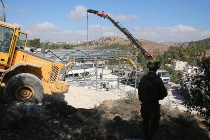 الاحتلال يفكك بركسا