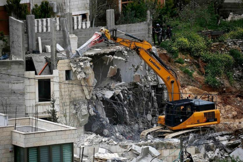 الاحتلال خلال هدم منازل فلسطينية