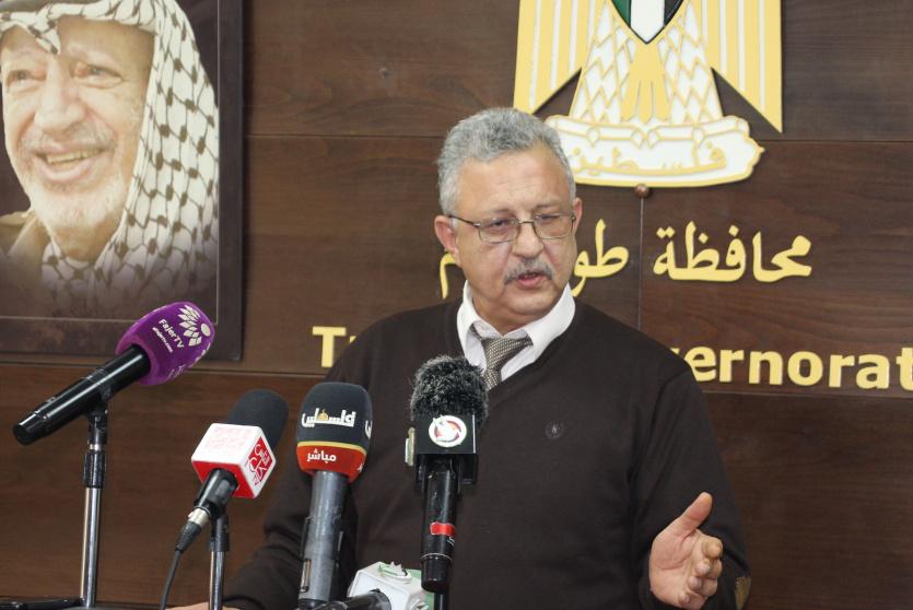 محافظ طولكرم  خلال مؤتمر صحفي اليوم