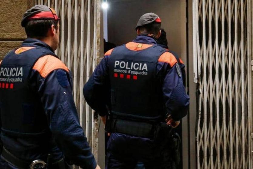 عناصر من الشرطة الإسبانية