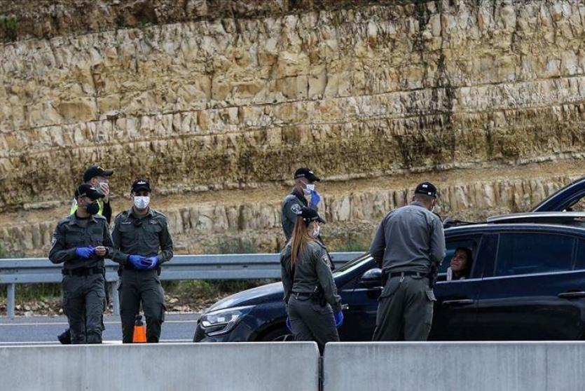 الشرطة الاسرائيلية توقف مركبة 