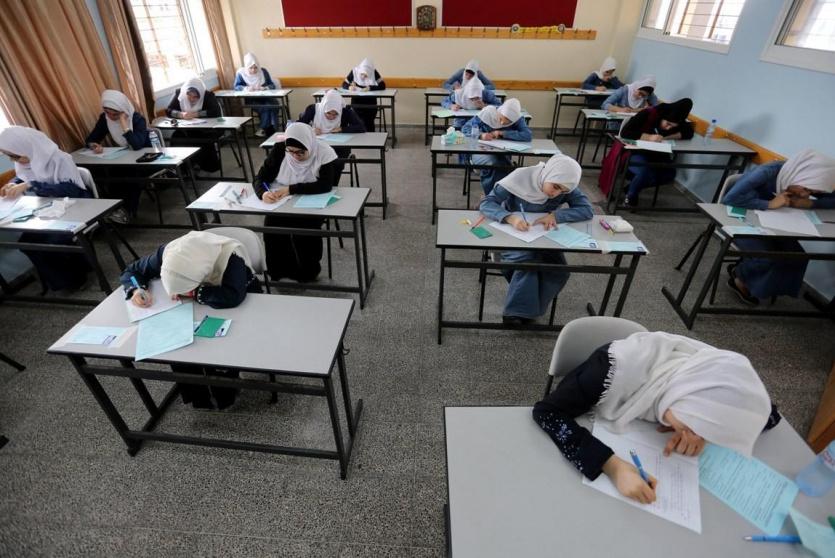 تأجيل امتحان التوجيهي لطلبة بلدة عزون العتمة بسبب كورونا