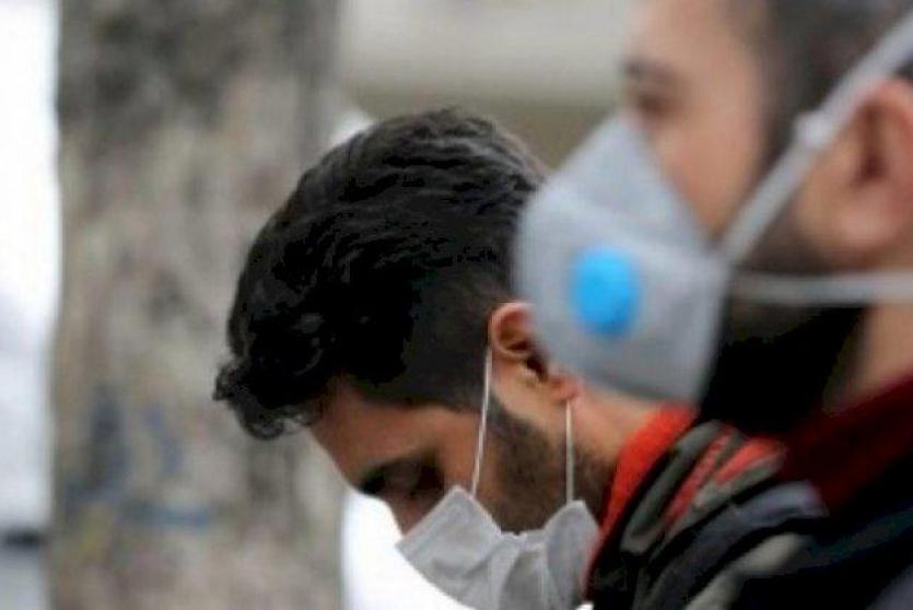 مواطنين يرتدون كمامات 