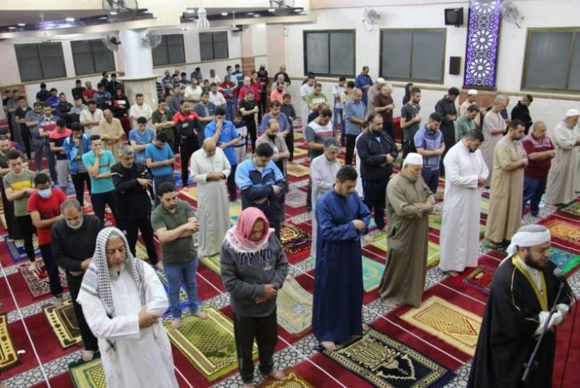 غزة تفتح مساجدها بعد إغلاقها لأكثر من شهرين