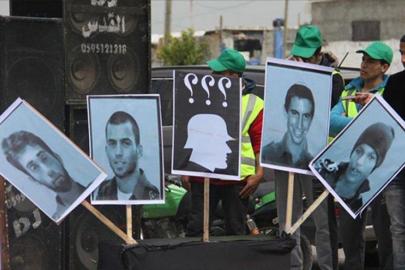 الأسرى الإسرائيليين المعتقلين لدى حماس