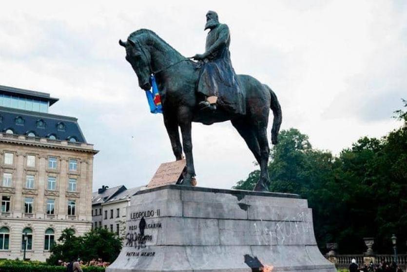 تمثال الملك ليوبولد الثاني في بلجيكا تعرض للتخريب