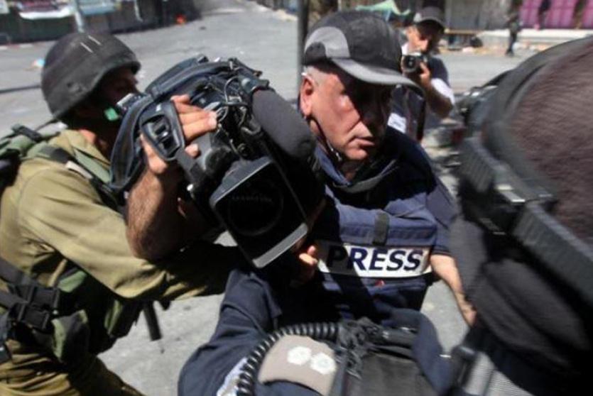 اعتداء قوات الاحتلال على الصحفيين 