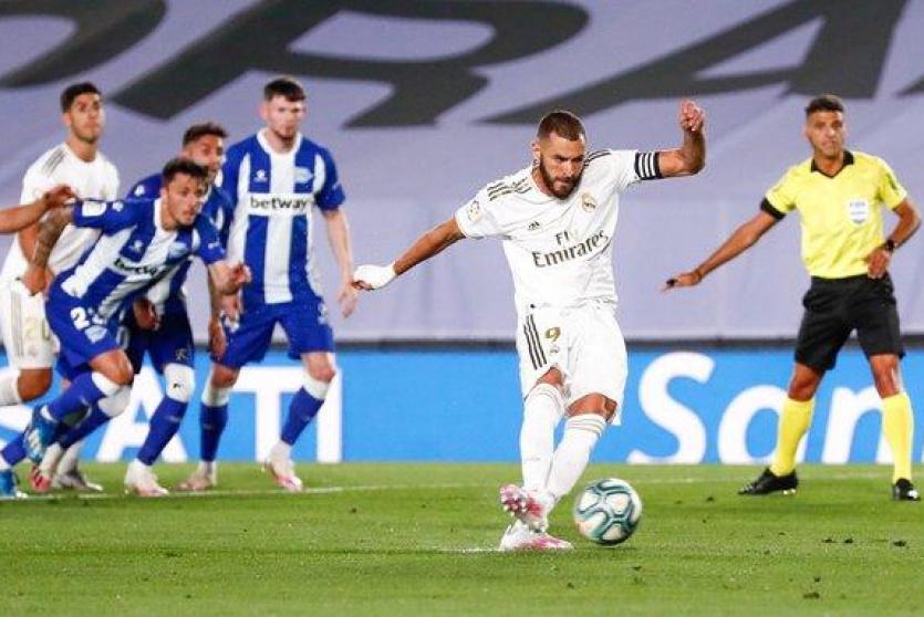 تسديد بنزيما لركلة جزاء