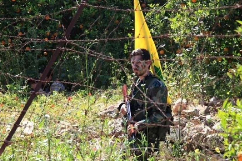 عنصر من حزب الله على الحدود 