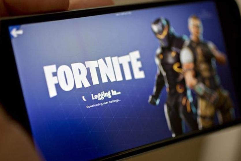 هواتف آيفون بـ10 آلاف دولار والسبب لعبة "فورتنايت"