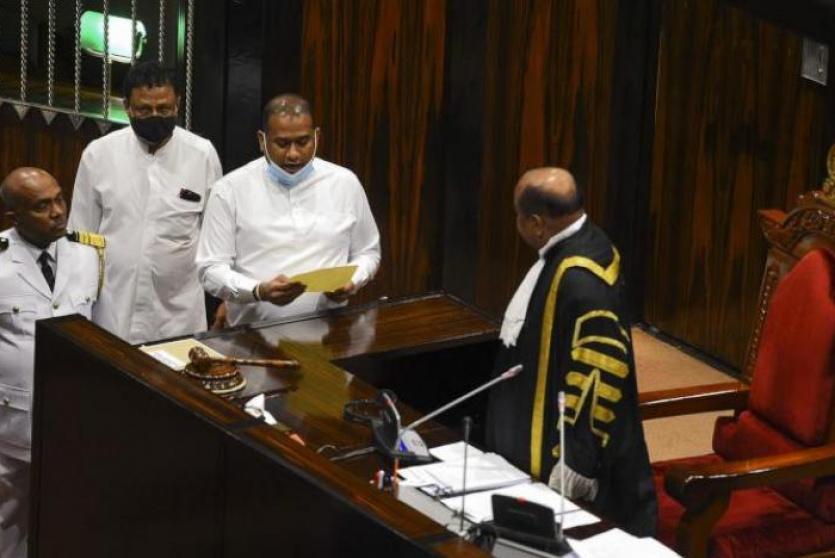 قاتل محكوم بالإعدام يؤدي اليمين نائبا برلمانيا في سريلانكا