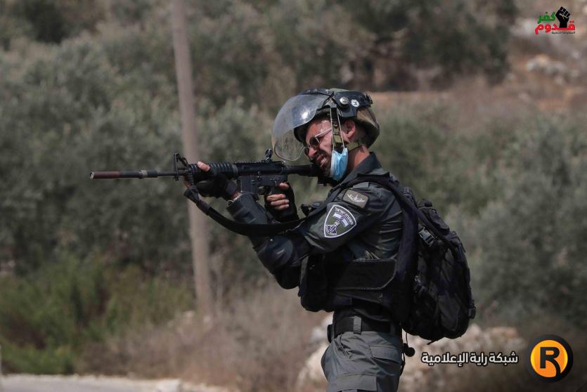 جندي إسرائيلي يطلق النار على المواطنين في كفر قدوم