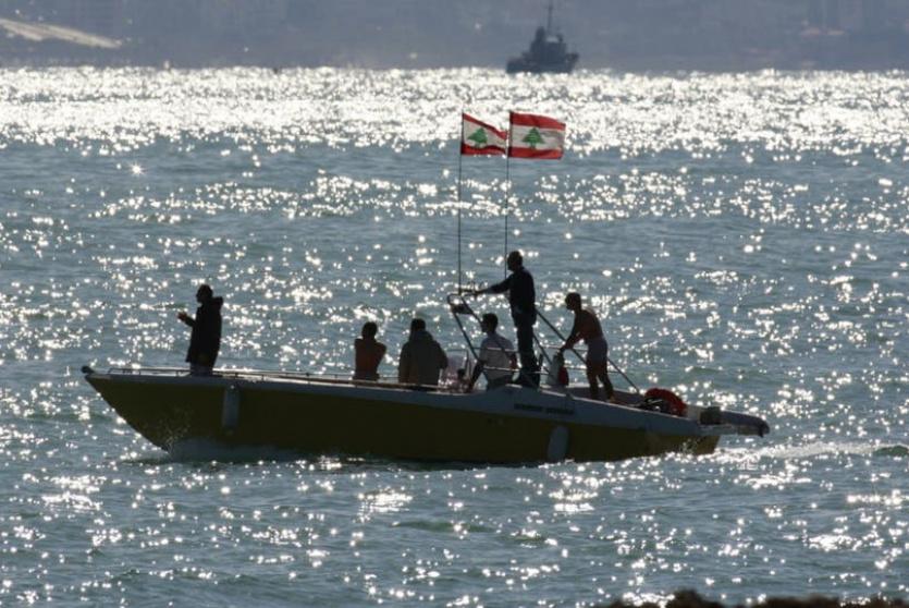 قارب لبناني 