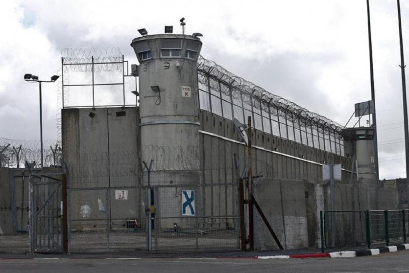 سجون الاحتلال 
