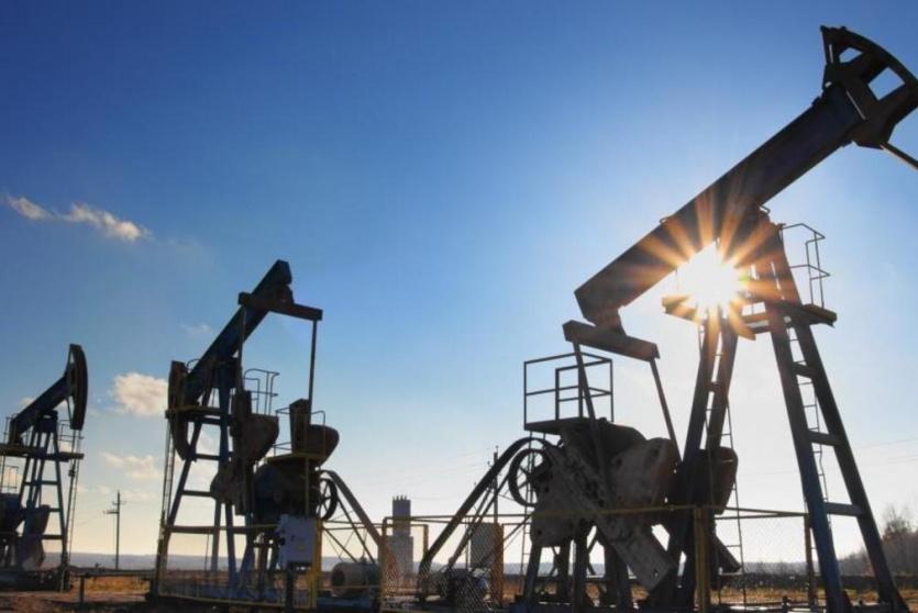 أسعار النفط تواصل النزيف