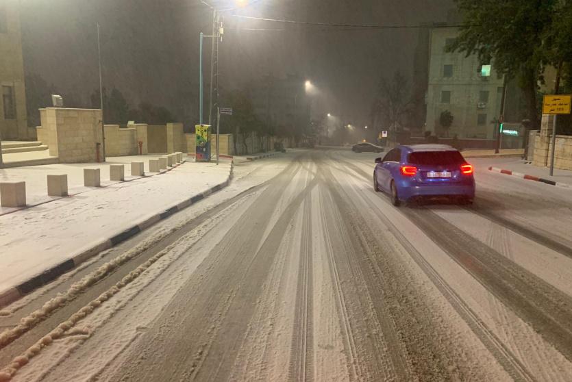 الثلوج في رام الله مساء الأربعاء