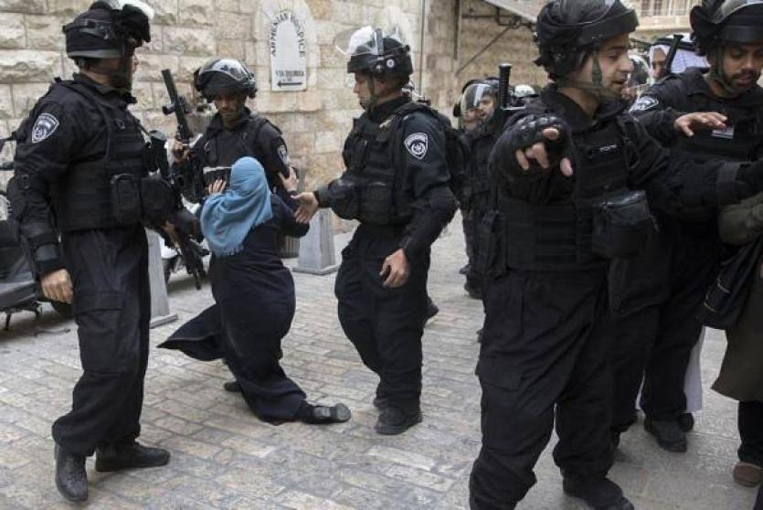 الاحتلال الاسرائيلي يعتقل سيدة - ارشيف 