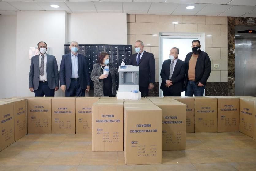 الرئاسة تقدم 25 جهاز توليد أوكسجين لوزارة الصحة