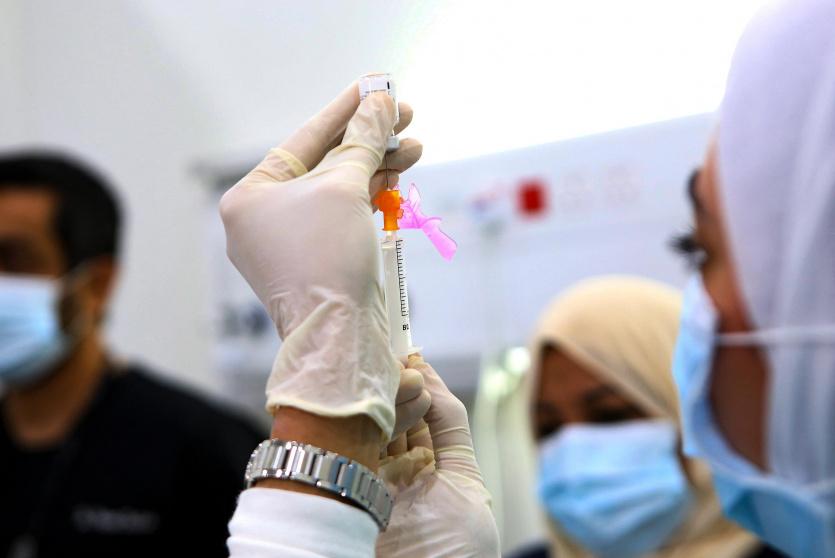 التطعيم في رمضان.. هل يجوز للصائم أخذ لقاح كورونا؟