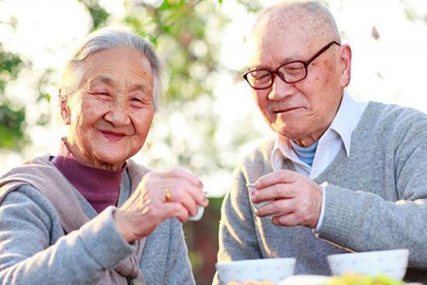 الكشف عن سر طول عمر اليابانيين