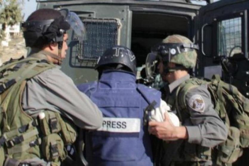 الاحتلال يعتقل صحفي - ارشيف 