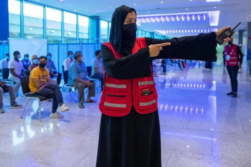 120  من متطوعي اللجنة العليا يشاركون في حملة التطعيم ضد كوفيد-19