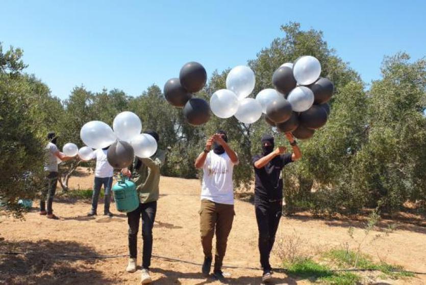 اطلاق البالونات الحارقة من غزة