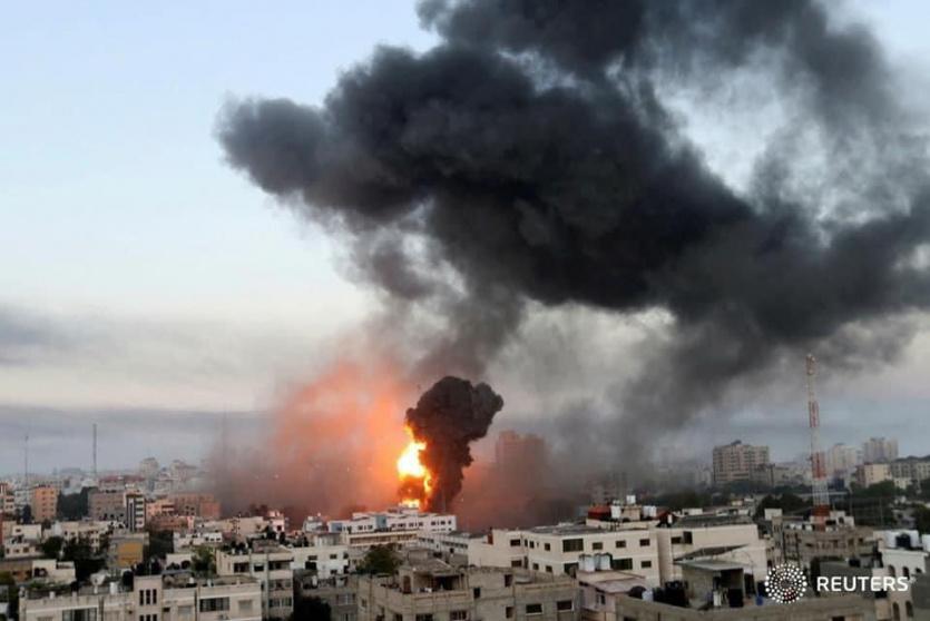 قصف الاحتلال لعدة مناطق في مدينة غزة 