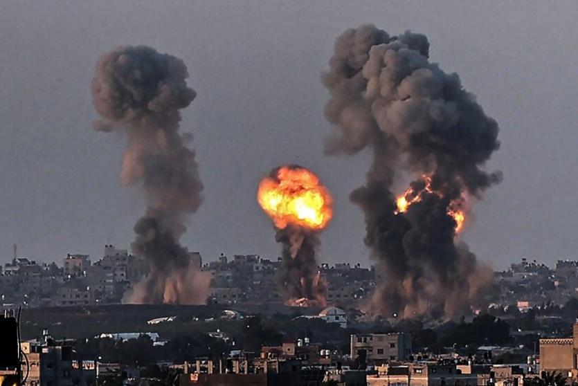 قصف الاحتلال لعدة مناطق في مدينة غزة 