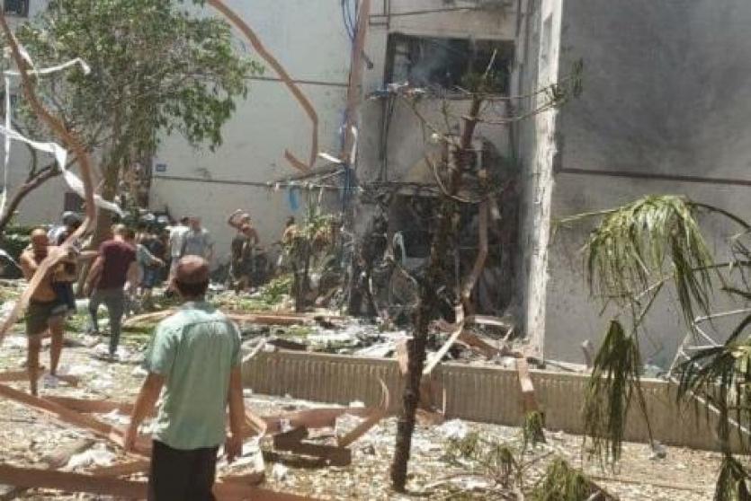 سقوط صاروخ على مبنى في اسدود