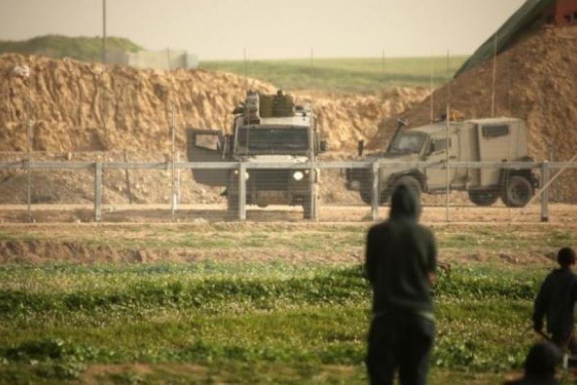 قوات الاحتلال تستهدف المزارعين على الحدود الشرقية لقطاع غزة - أرشيف