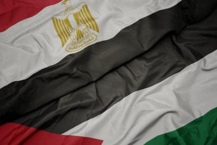 وفد وزاري برئاسة أبو عمرو يتجه للقاهرة لبحث إعادة إعمار غزة
